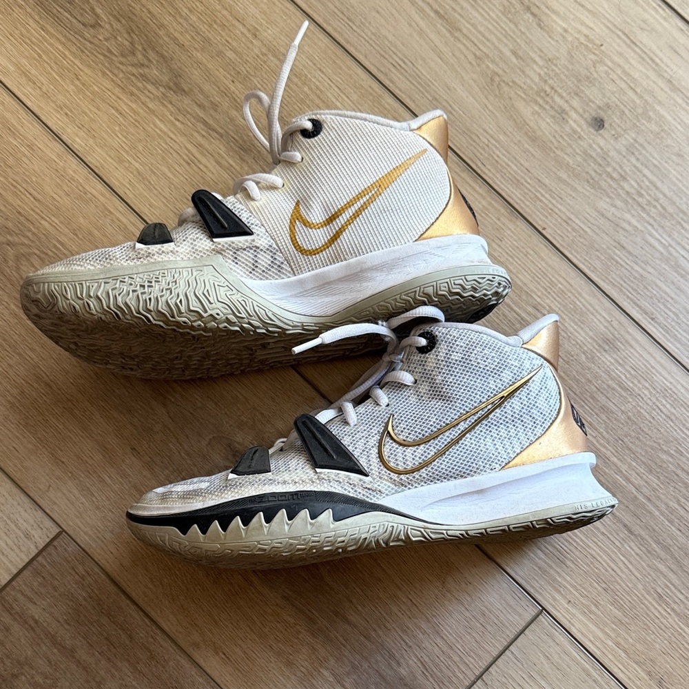 Nike Kyrie Men’s Athletic Sneakers